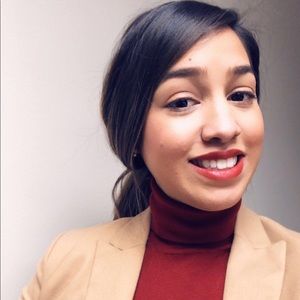 Meet your Posher, Mayra